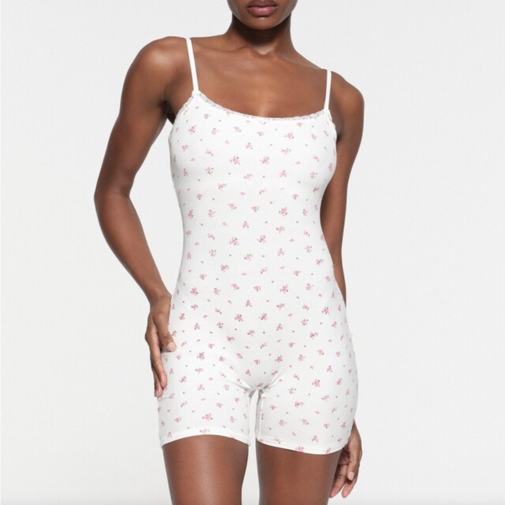 SKIMS NWT Soft Lounge ONESIE SZ SMALL Cherry Print